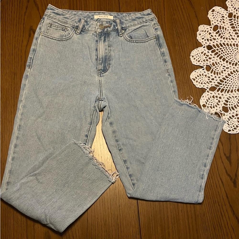 PacSun Light wash Mom Jean Size 25